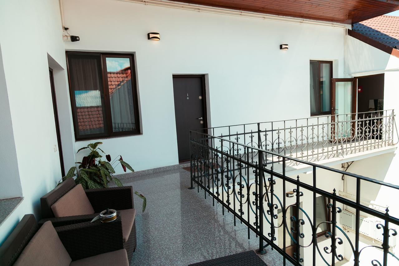 Elegant House Hotell Făgăraş Eksteriør bilde